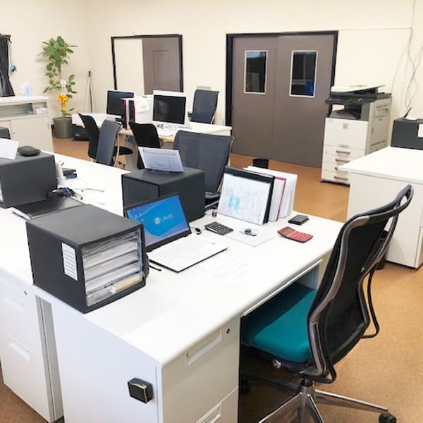 コピー機・デスクなどの大きいものから事務用品まで幅広く手がけました