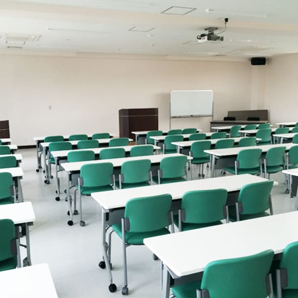 会議室のテーブル・チェアの設置を行いました